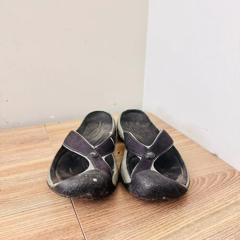 Keen Black Thong Sandals Men’s Size 9